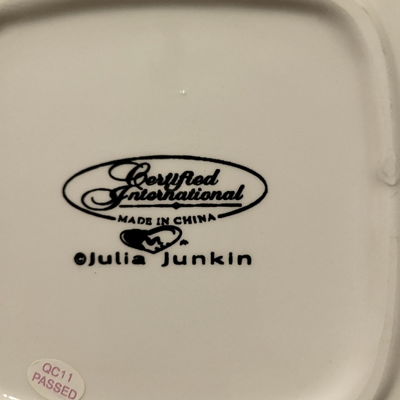 NEW Certified International Sweets Plater by Julia Junkin~Hand Painted~Cake - Picture 7 of 10